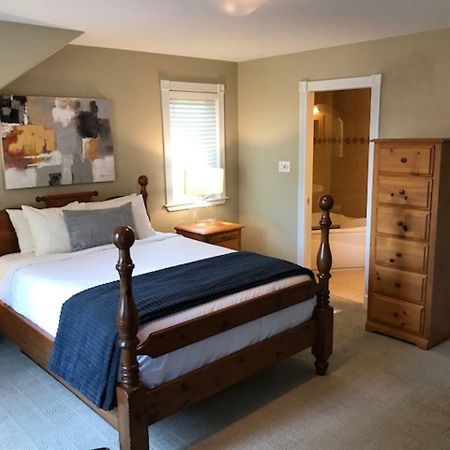 Fairholm Boutique Inns Шарлъттаун Екстериор снимка