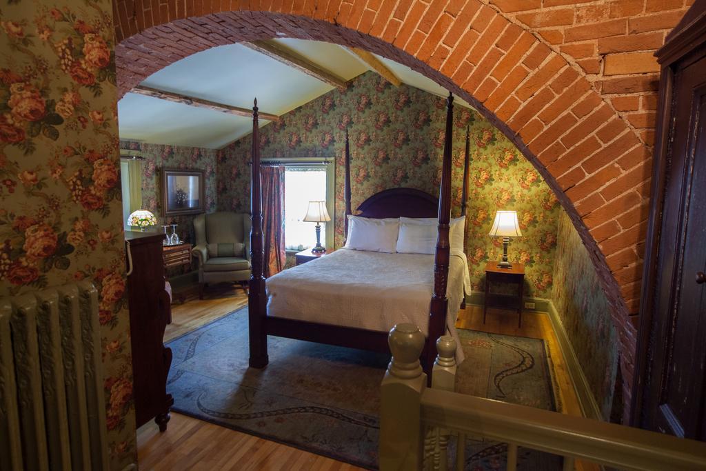 Fairholm Boutique Inns Шарлъттаун Екстериор снимка